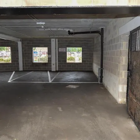 شقة Swanning Off With Parking *